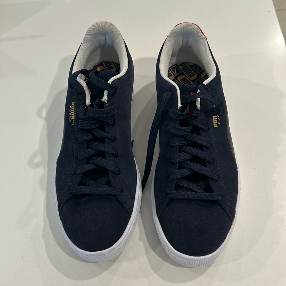 Puma Suede. US 10